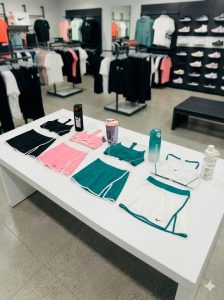 ست نیم تنه دامن شلواری نایک ۸۳۰۳